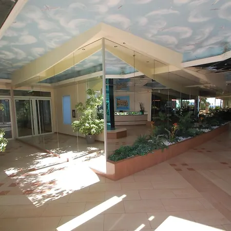 Renove Avec Balcon Et Garage En Plein Coeur De - Fr-1-196-375 Menton