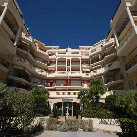 Renove Avec Balcon Et Garage En Plein Coeur De - Fr-1-196-375 Apartment Menton
