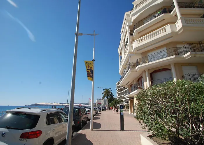 Renove Avec Balcon Et Garage En Plein Coeur De - Fr-1-196-375 Apartamento Menton