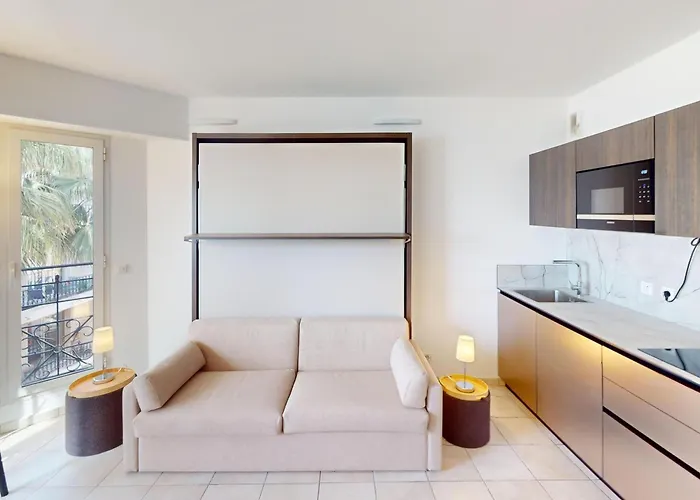 Apartamento Renove Avec Balcon Et Garage En Plein Coeur De - Fr-1-196-375 *