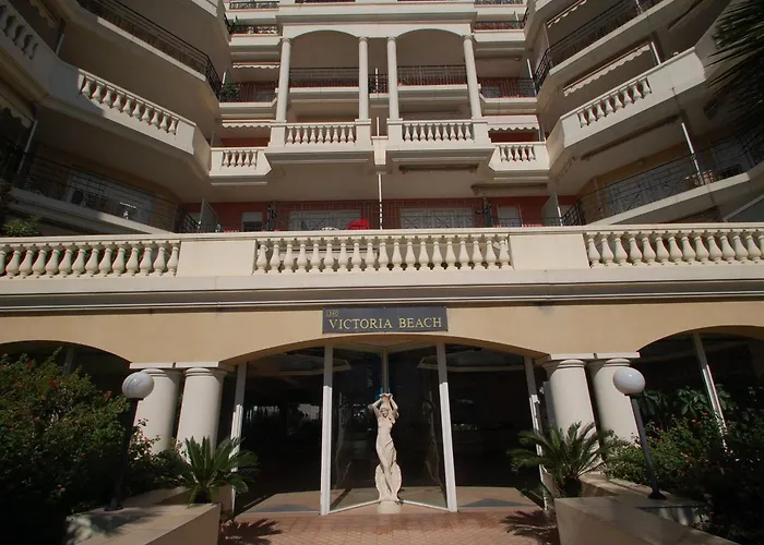 Daire Renove Avec Balcon Et Garage En Plein Coeur De - Fr-1-196-375 *