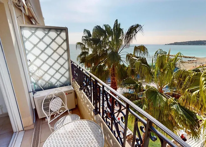 Renove Avec Balcon Et Garage En Plein Coeur De - Fr-1-196-375